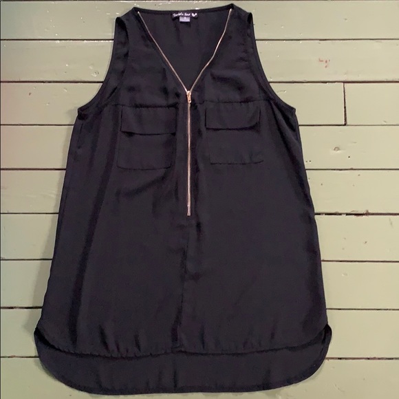 black no sleeves shirt - Picture 1 of 1